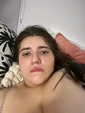 Stripchat Free Porn Cam of horny_roomiess