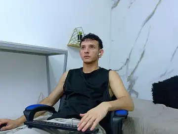 Stripchat Sex Cam of keen_black_