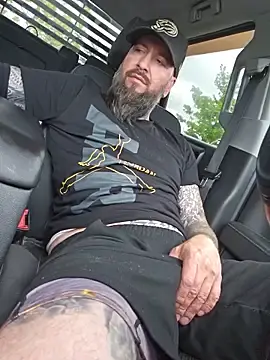 Stripchat Free Live Porn of Beardedtattood