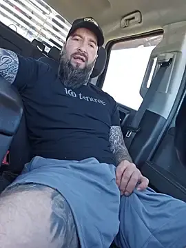 Stripchat Live Sex of Beardedtattood