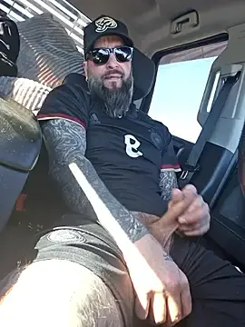 Stripchat Watch Live Sex Cams of Beardedtattood