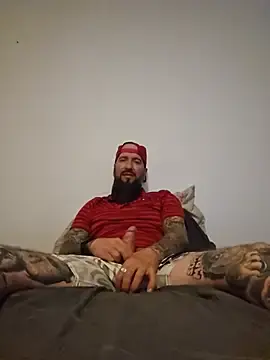 Stripchat Free Porn Cam of Beardedtattood