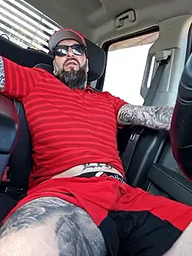 Stripchat Free Live Porn of Beardedtattood