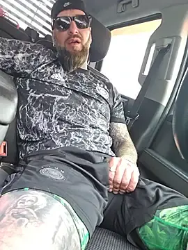 Stripchat Live Sex Cam of Beardedtattood