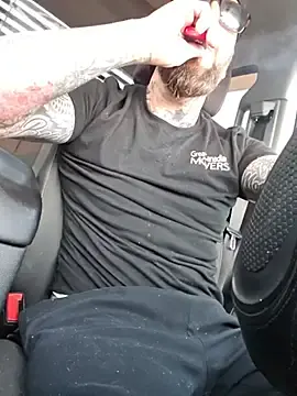 Stripchat Live Sex of Beardedtattood