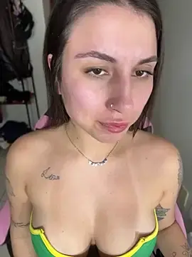 Stripchat Live Sex of Carolini09