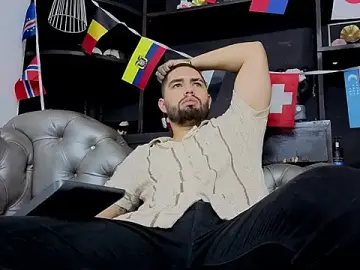 Stripchat Live Porn of matteosantos