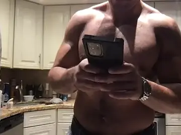 Stripchat Adult Webcam of BigGuyMuscle