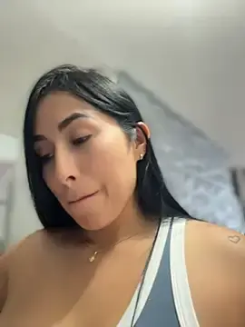 Stripchat Watch Live Sex Cams of areviklusine1