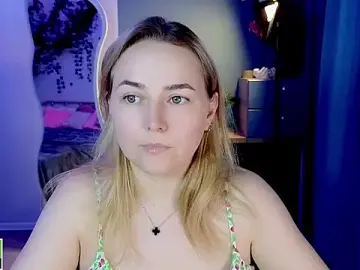 Stripchat Live Sex Cam of Mira_Mermayd
