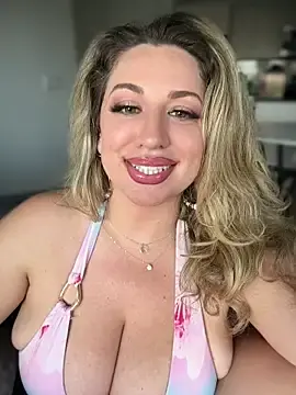 Stripchat Best Webcam of miamellycious
