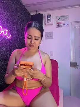 Stripchat Live Sex Cam of Sara_fun