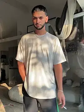 Stripchat Live Sex Cam of Gipsyboysteve
