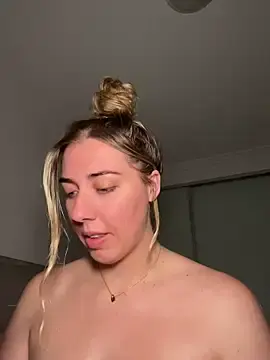 Stripchat Sex Cam of Aussielulu