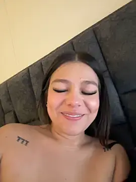 Stripchat Free Porn Cam of Alyshanon18