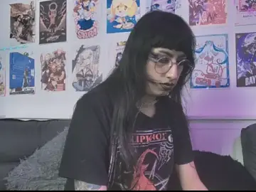 Stripchat Live Sex Cam of snowblack_