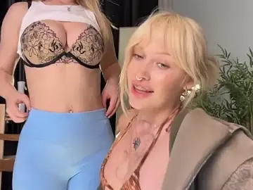 Stripchat Live Porn of Golden_Aline