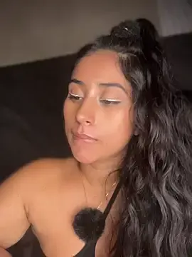 Stripchat Watch Live Sex Cams of Valentinne_z