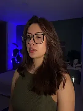 Stripchat Sex Cam of EmaSaenz