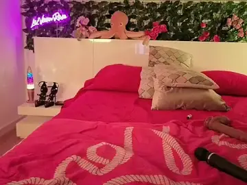 Stripchat Adult Webcam of charlyroseblossom