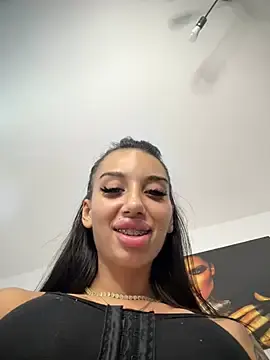 Stripchat Free Porn Cam of BlueEyes_BB