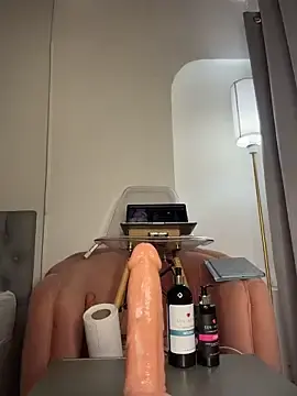 Stripchat Free Porn Cam of emiss_