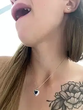 Stripchat Free Porn Cam of Olivia_Jemison