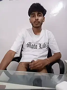 Stripchat Live Porn of ArckedlinerTempt