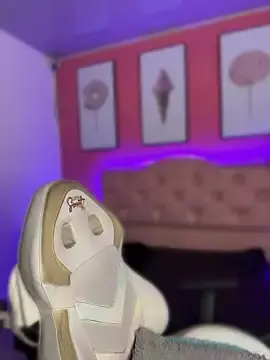 Stripchat Live Sex Cam of Jessy_Queen