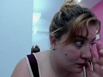 Stripchat Adult Webcam of rousse_millers