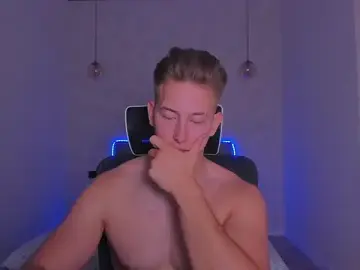 Stripchat Watch Live Sex Cams of find0m_master
