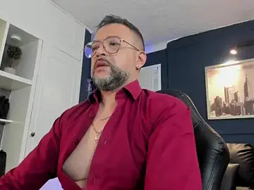 Stripchat Sex Cam of MrFrank_tattoo