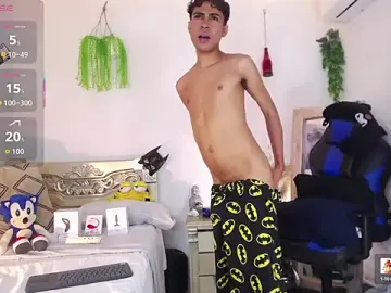 Stripchat Sex Cam of huge_armound