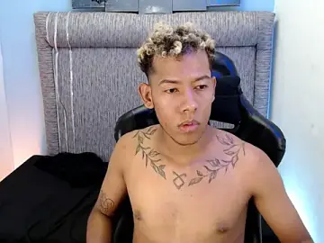 Stripchat Best live sex cam show of Taylerr_18