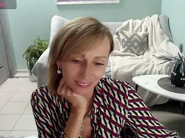Stripchat Best live sex cam show of HornyMilf_777