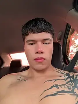 Stripchat Sex Cam of Logan_smith1