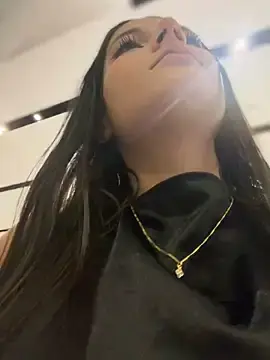 Stripchat Nude Webcam of EmmiiGlow