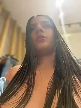 Stripchat Live Sex Cam of EmmiiGlow