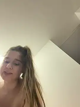 Stripchat Sex Chat of HornyGirlH
