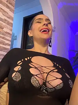 Stripchat Adult Webcam of Mau_White