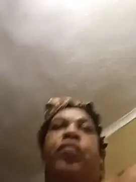Stripchat Adult Video Chat of HappygalTheQueen
