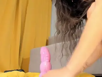 Stripchat Nude Webcam of IreneHabibi