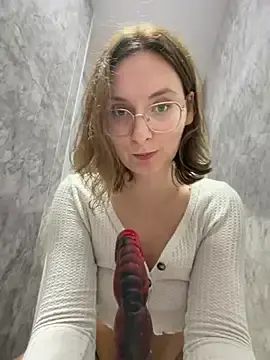 Stripchat Live Sex Cam of The_Snowwhitee
