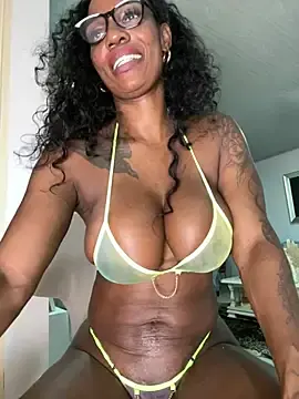 Stripchat Watch Live Sex Cams of Bustykeyla