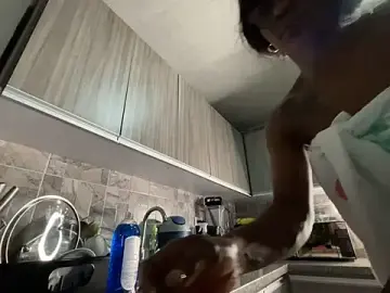 Stripchat Adult Webcam of Bustykeyla