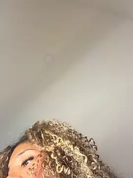 Stripchat Live Sex Cam of stormyy_