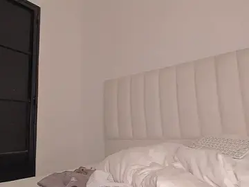 Stripchat Live Sex Cam of Hannahx__