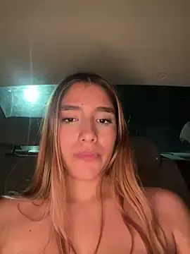 Stripchat Live Sex Cam of Lucy_lu01
