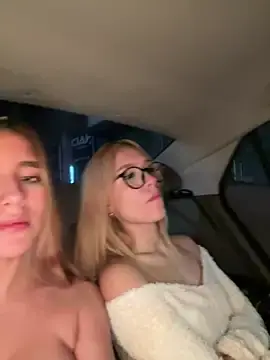 Stripchat Sex Cam of Lucy_lu01