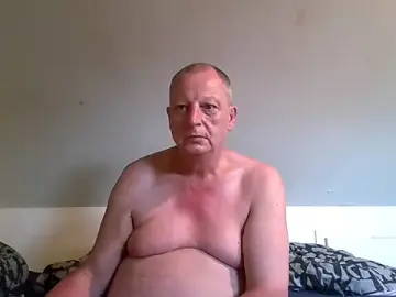 Stripchat Live Sex Cam of chubbybear2cum